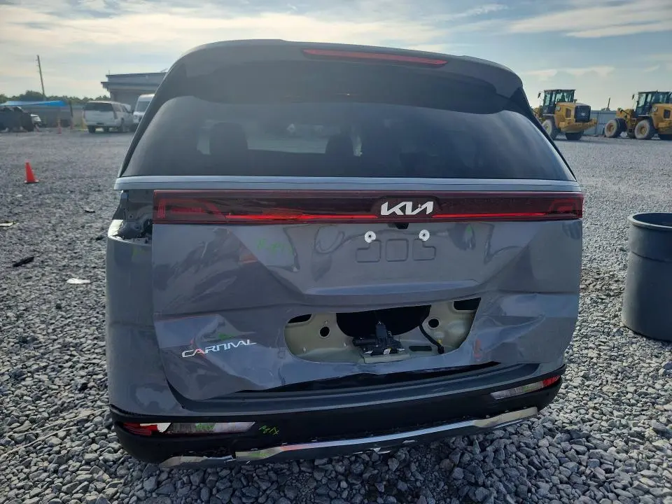 2023 KIA CARNIVAL SX  