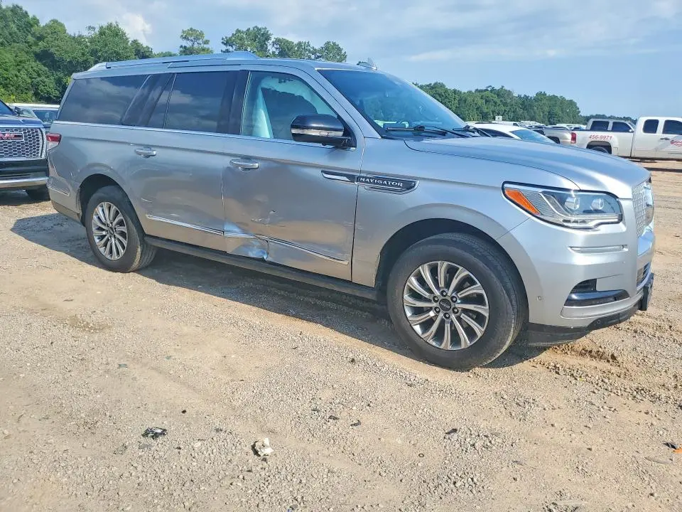 2022 LINCOLN NAVIGATOR L  