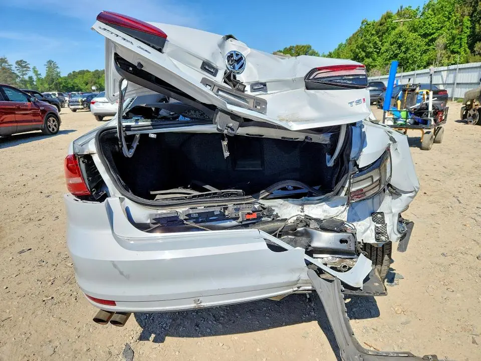 2017 VOLKSWAGEN JETTA SE  
