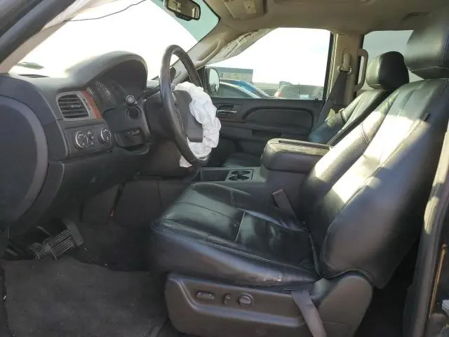 2011 CHEVROLET SUBURBAN K1500 LT  