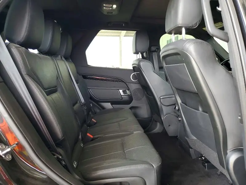 2020 LAND ROVER DISCOVERY SE  
