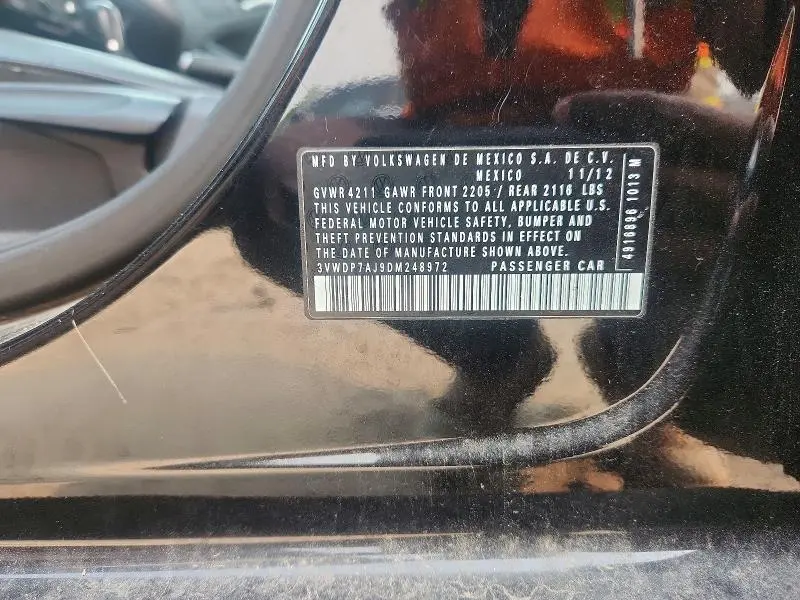 2013 VOLKSWAGEN JETTA SE  