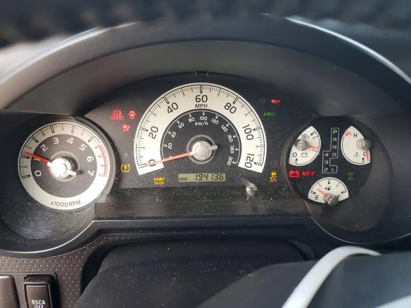 2010 TOYOTA FJ CRUISER BASE  