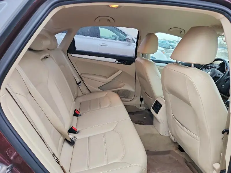 2013 VOLKSWAGEN PASSAT SE  