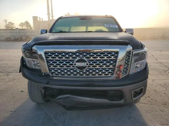 2017 NISSAN TITAN SV  