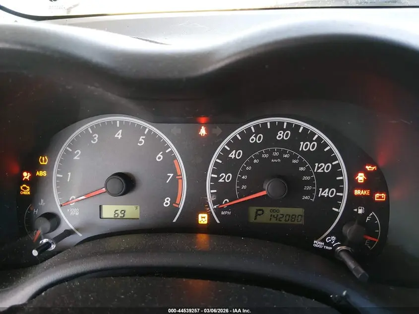 2013 TOYOTA COROLLA LE