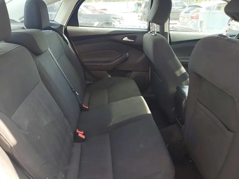 2017 FORD FOCUS SE  