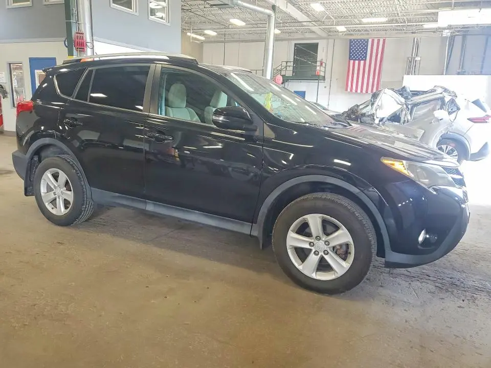 2014 TOYOTA RAV4 XLE  