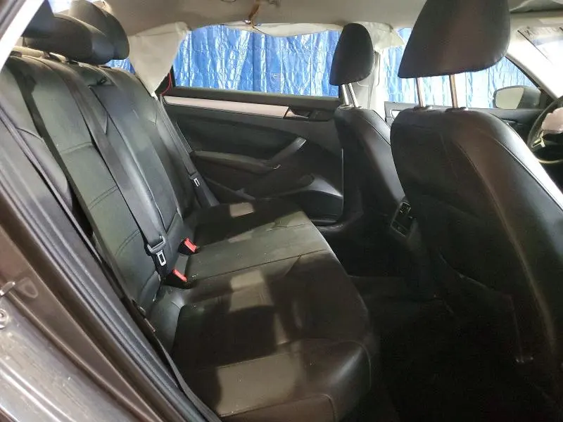 2013 VOLKSWAGEN PASSAT SE  