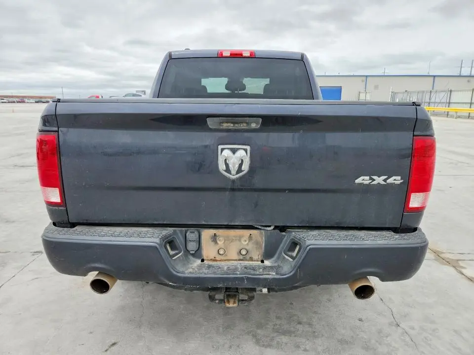 2015 RAM 1500 ST  