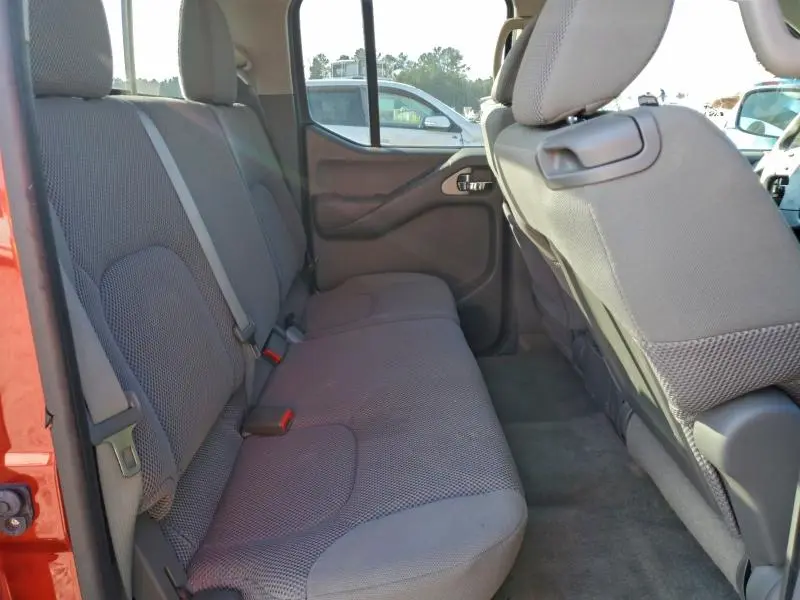 2014 NISSAN FRONTIER S  