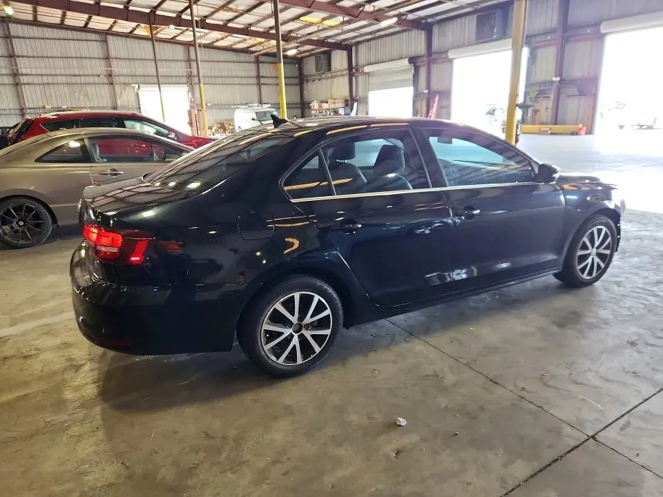 2018 VOLKSWAGEN JETTA SE  