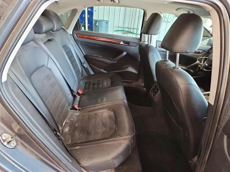 2013 VOLKSWAGEN PASSAT SEL  
