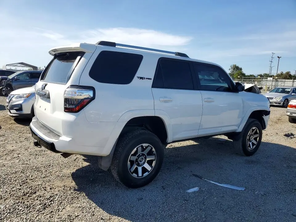 2016 TOYOTA 4RUNNER SR5  