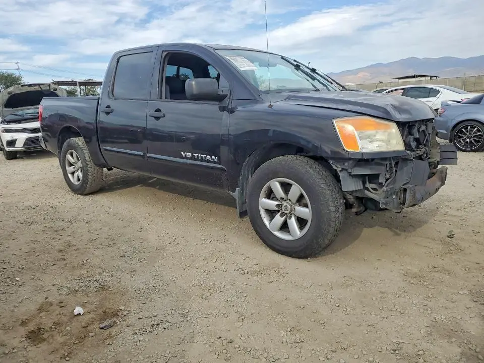 2011 NISSAN TITAN S  