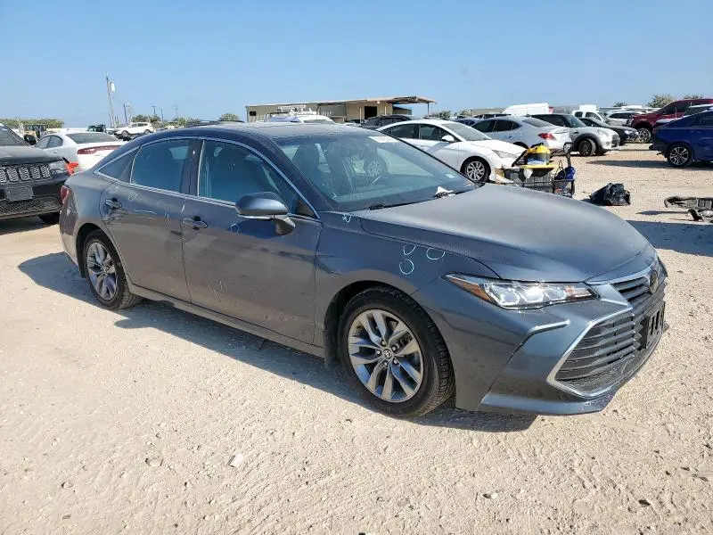 2020 TOYOTA AVALON XLE  
