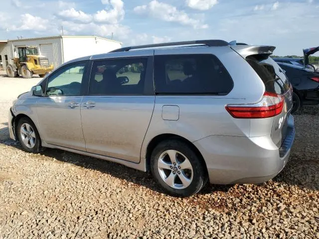 2018 TOYOTA SIENNA LE  