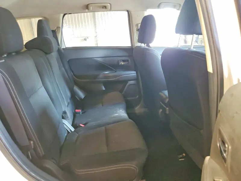 2017 MITSUBISHI OUTLANDER ES  