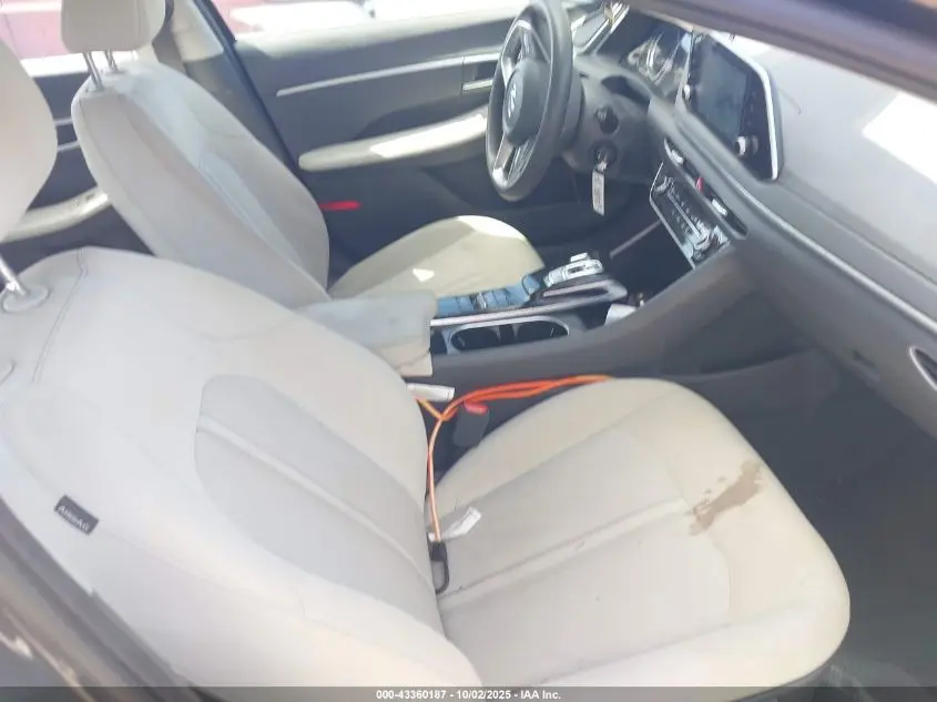 2023 HYUNDAI SONATA SE