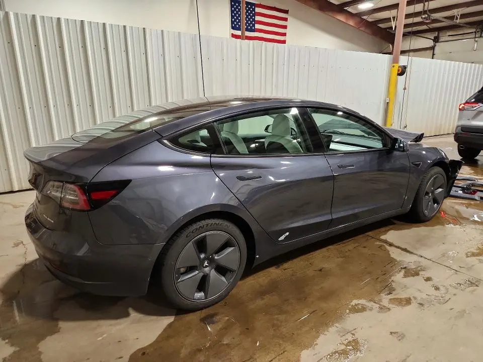 2021 TESLA MODEL 3   