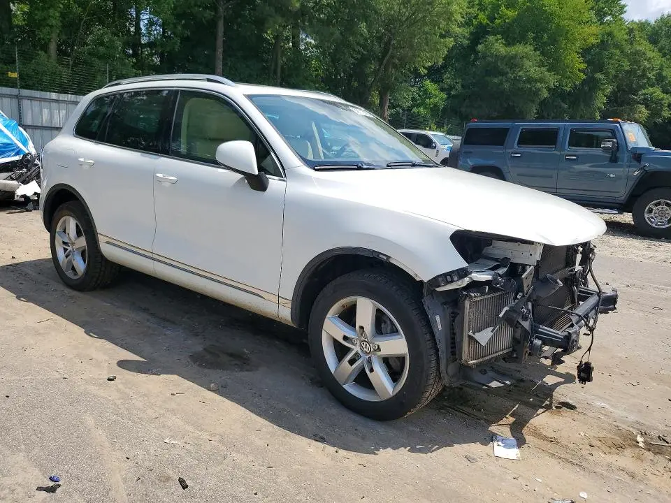 2014 VOLKSWAGEN TOUAREG V6 TDI  