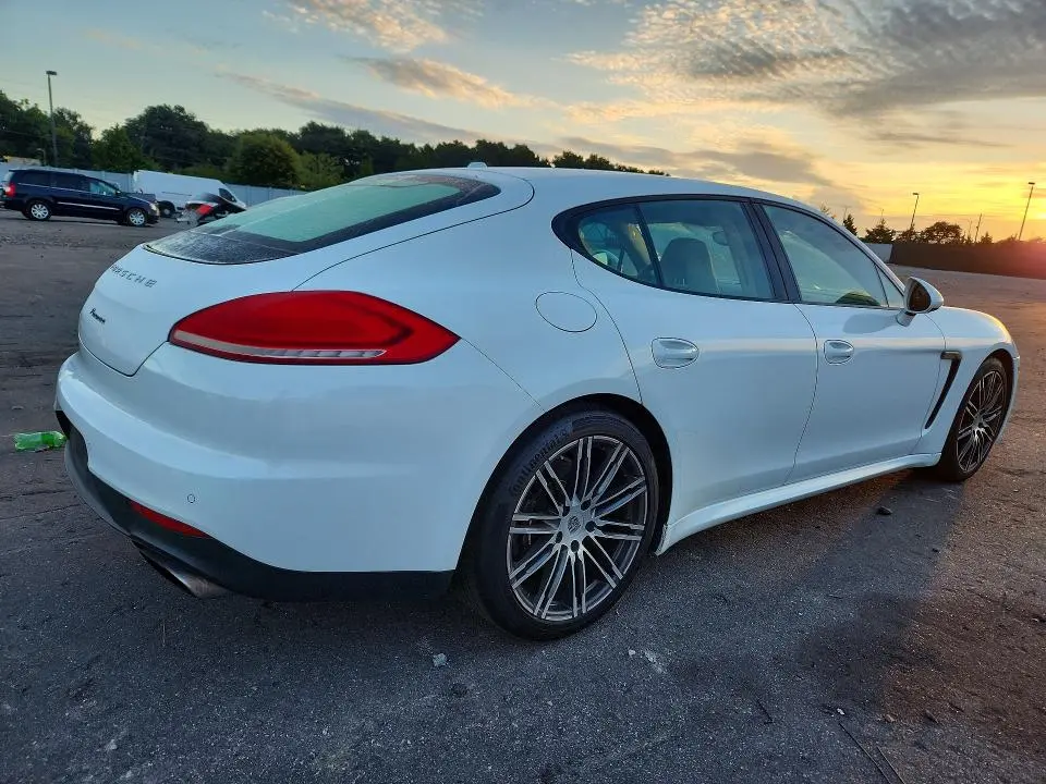 2015 PORSCHE PANAMERA 2  