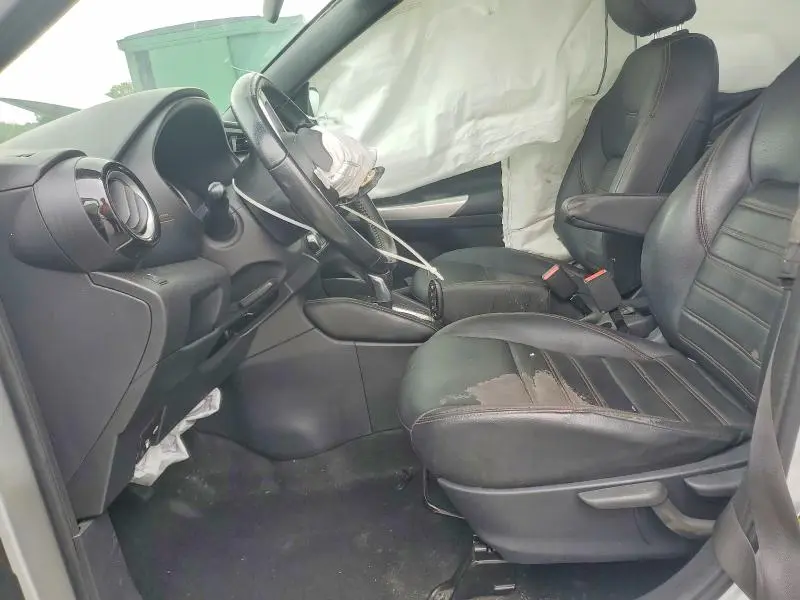 2019 NISSAN KICKS SR  