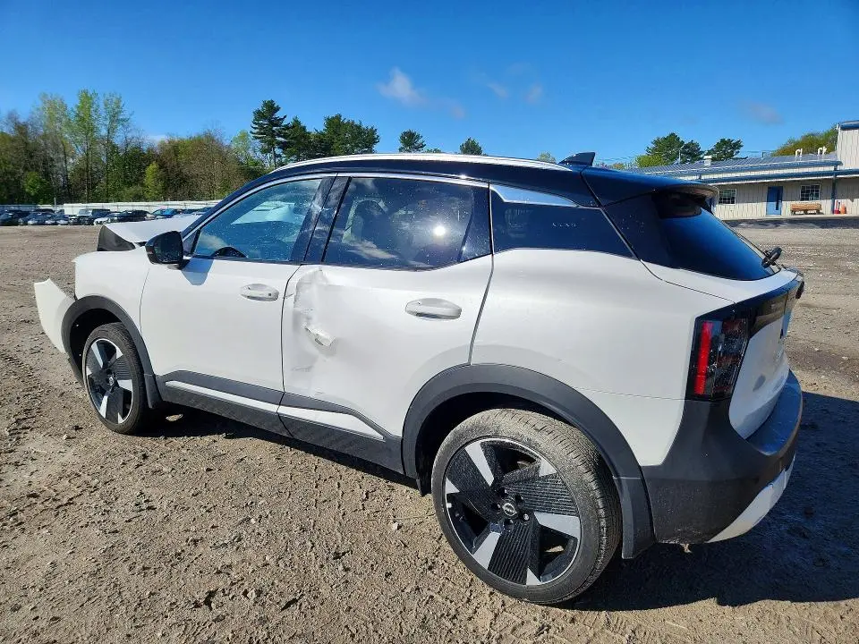 2025 NISSAN KICKS SR  