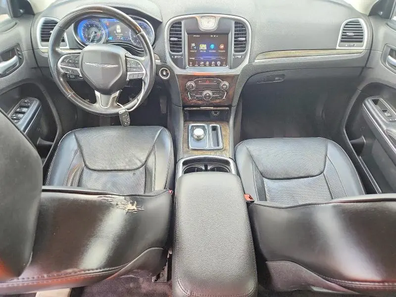 2016 CHRYSLER 300C   