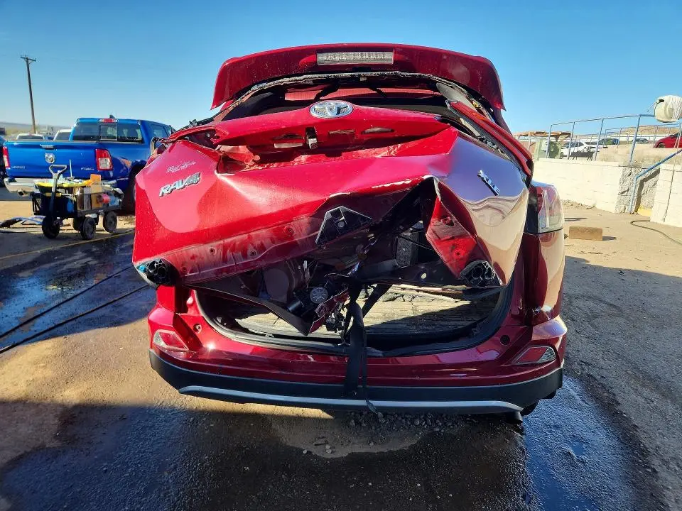 2018 TOYOTA RAV4 XLE  