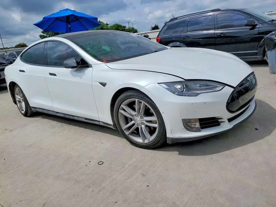 2015 TESLA MODEL S 70D  