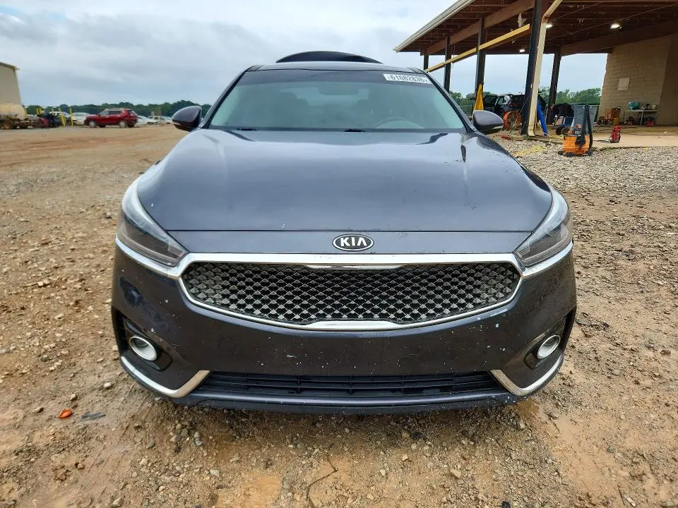 2017 KIA CADENZA PREMIUM  