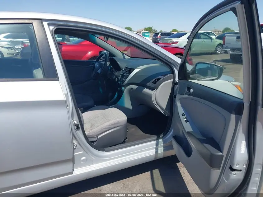2016 HYUNDAI ACCENT SE
