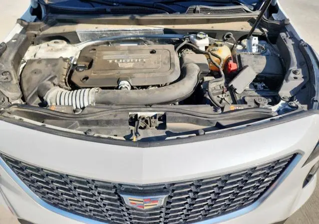 2023 CADILLAC XT4 PREMIUM LUXURY  