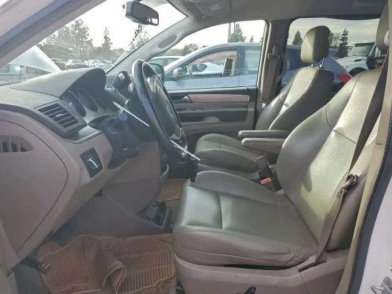 2012 VOLKSWAGEN ROUTAN SE  