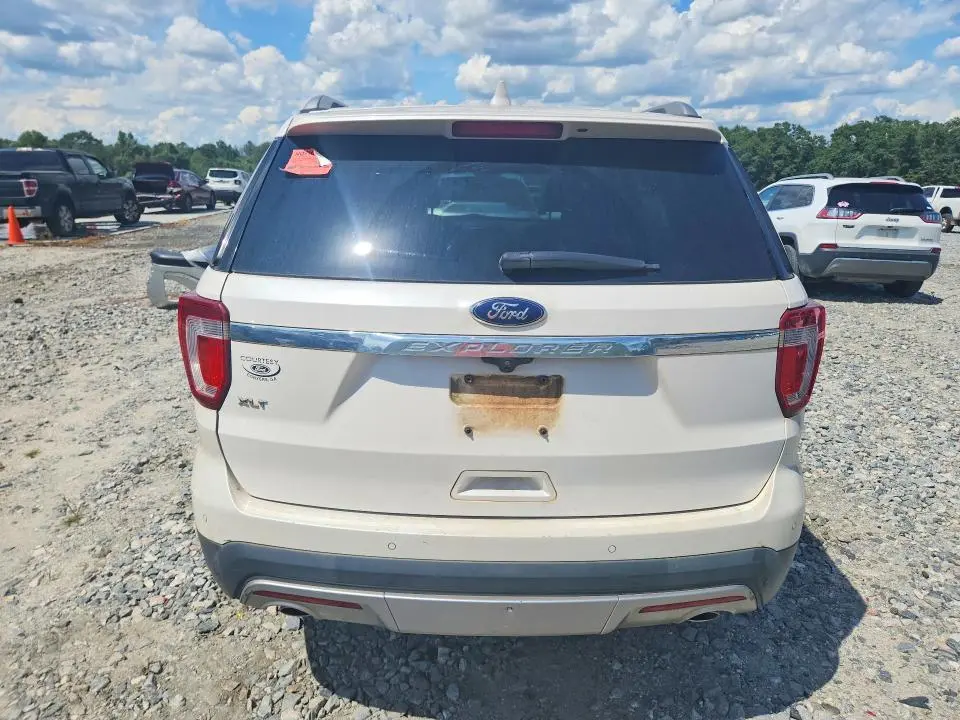 2017 FORD EXPLORER XLT  