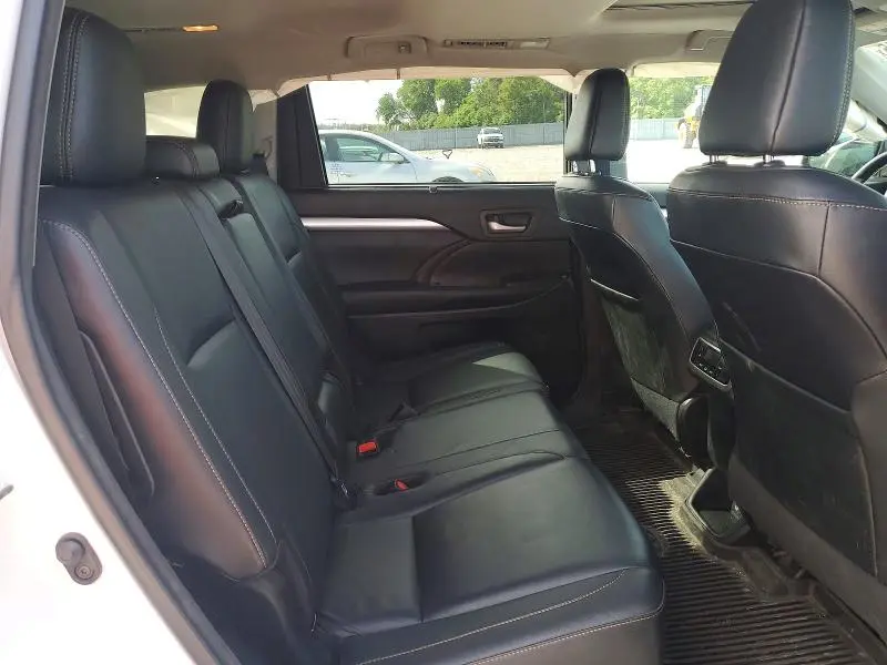 2017 TOYOTA HIGHLANDER   