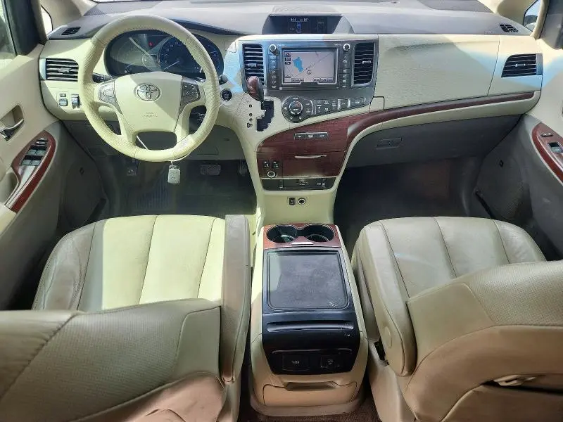 2013 TOYOTA SIENNA XLE 8-PASSENGER  