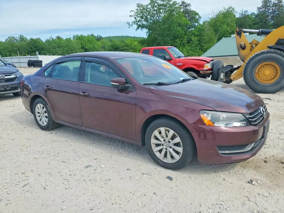 2013 VOLKSWAGEN PASSAT S  