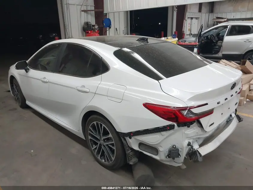 2025 TOYOTA CAMRY XLE