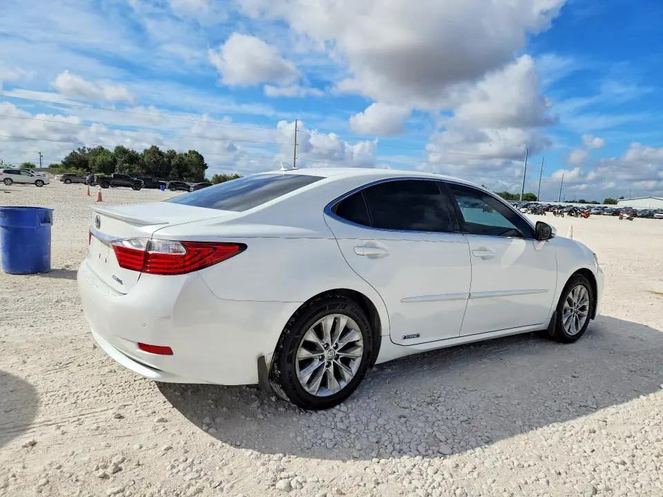 2013 LEXUS ES 300H  