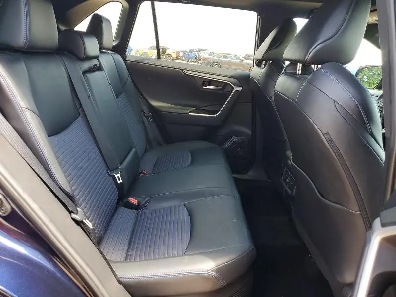 2021 TOYOTA RAV4 XSE  