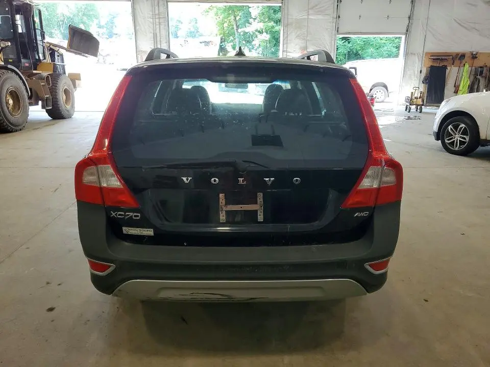 2011 VOLVO XC70 3.2  