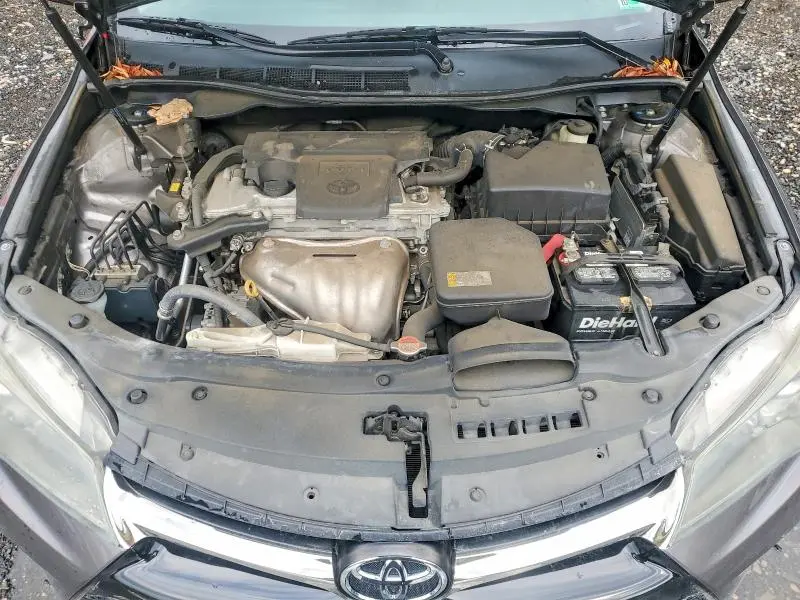 2016 TOYOTA CAMRY SE  