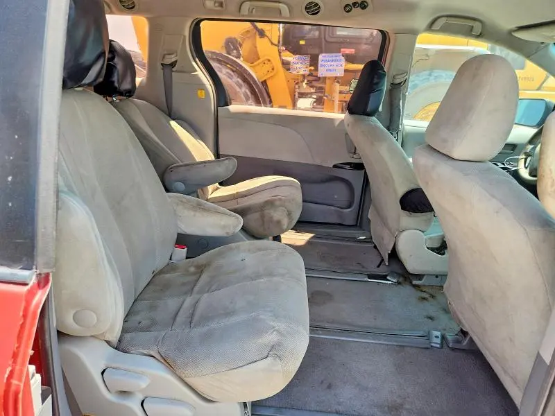 2011 TOYOTA SIENNA BASE 7-PASSENGER  