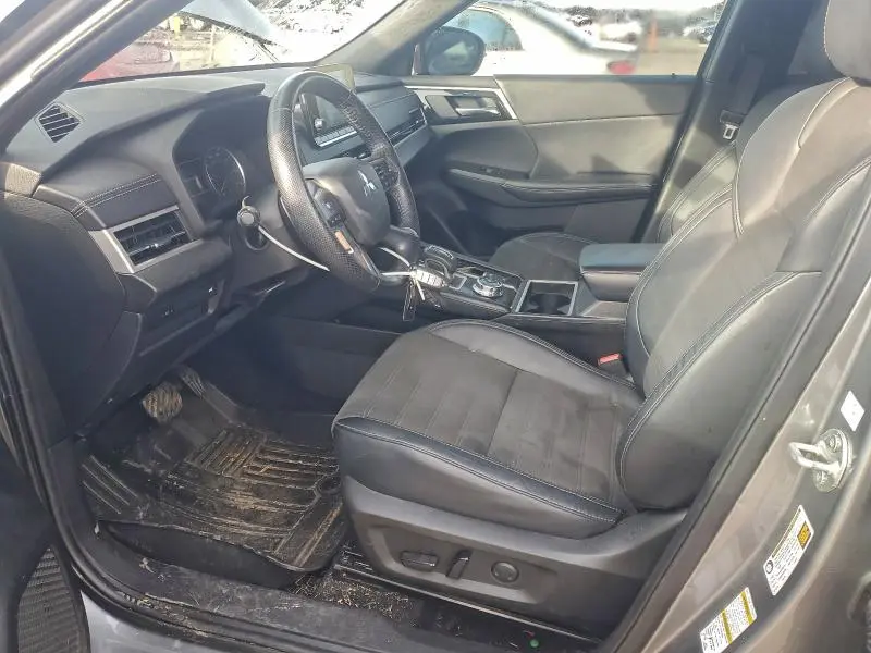 2022 MITSUBISHI OUTLANDER SE  