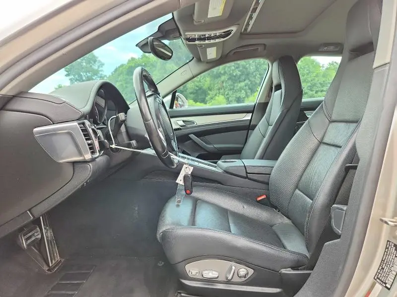2011 PORSCHE PANAMERA 2  