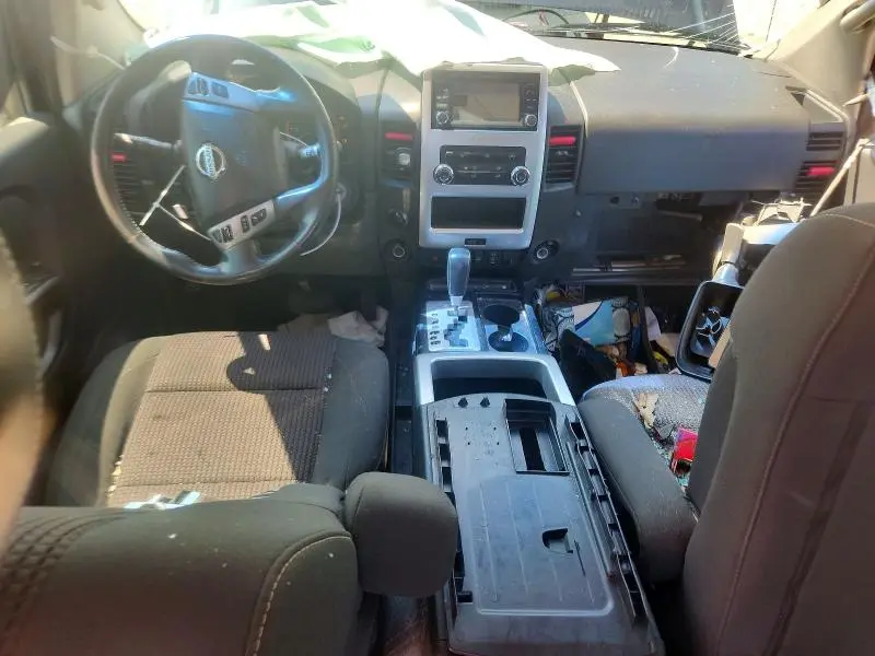 2015 NISSAN TITAN SV  