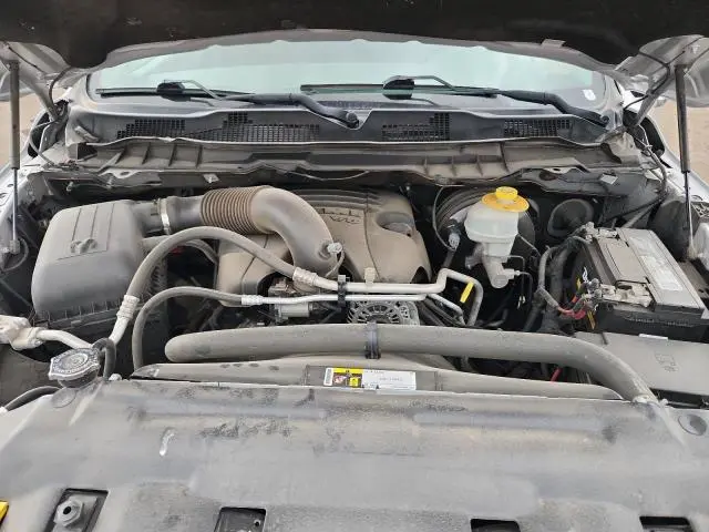 2016 RAM 1500 SLT