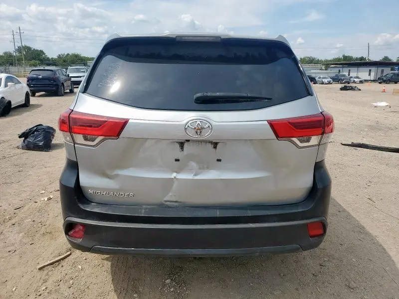2019 TOYOTA HIGHLANDER LE  